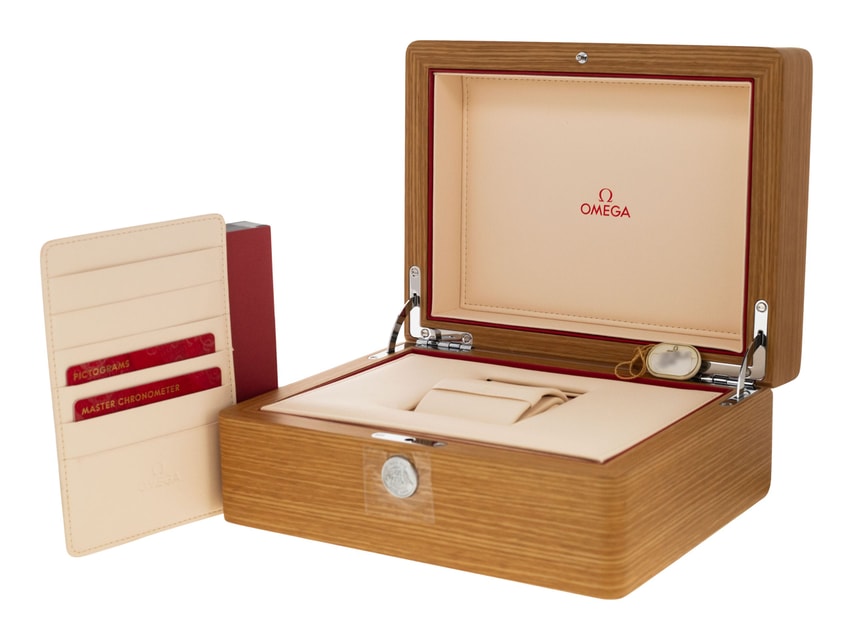 Omega Speedmaster Moonphase 304.33.44.52.03.001 Image 5